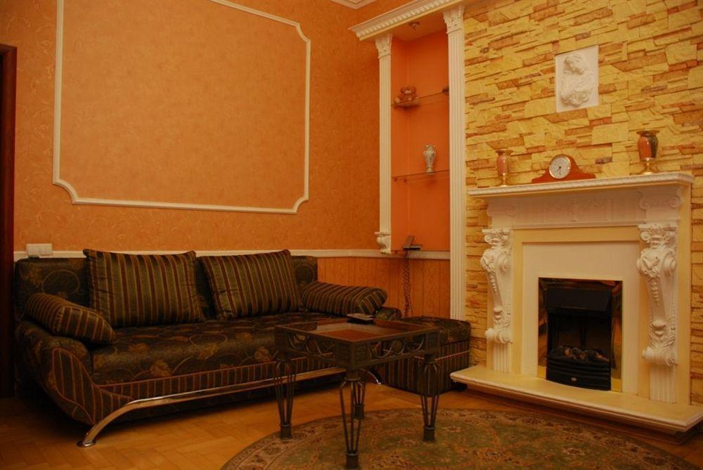 Pecherskie Lipki Hotel Kiev Buitenkant foto