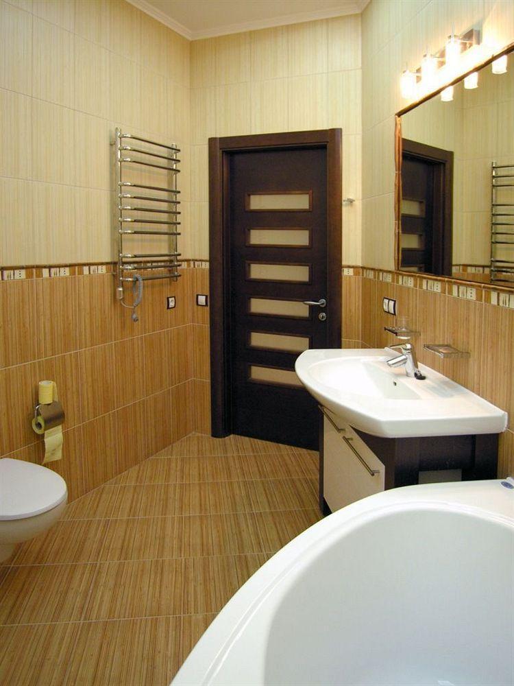 Pecherskie Lipki Hotel Kiev Buitenkant foto