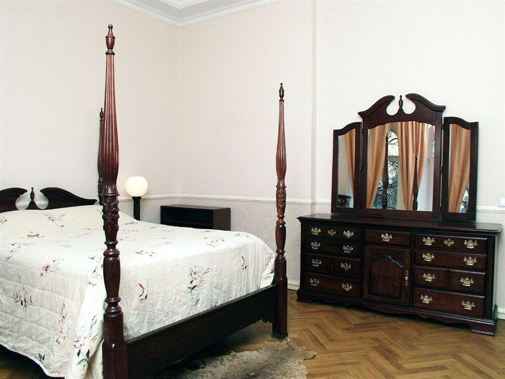 Pecherskie Lipki Hotel Kiev Buitenkant foto