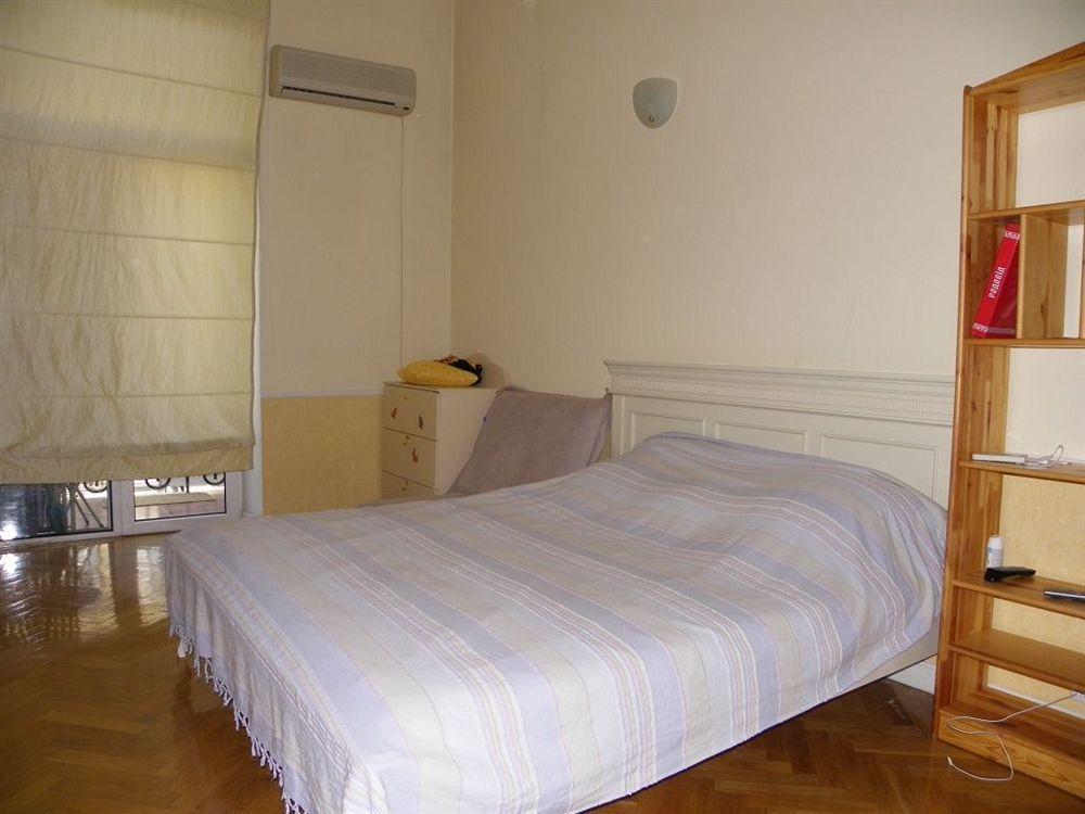 Pecherskie Lipki Hotel Kiev Buitenkant foto